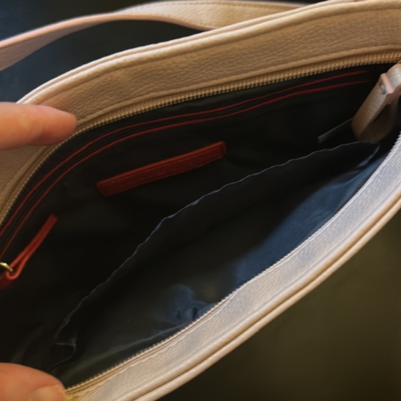 Tommy Hilfiger Crossbody Bag With Wristlet - Picture 2 of 4